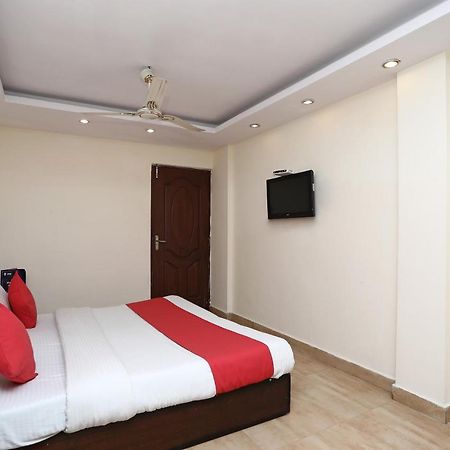 Oyo 4956 Hotel Maharaja Palace Kanpur Luaran gambar