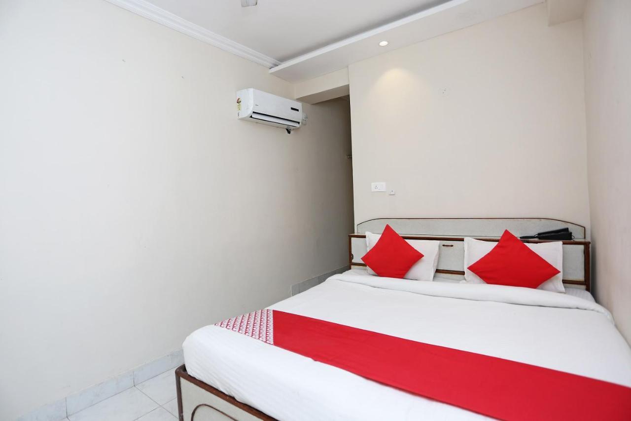 Oyo 4956 Hotel Maharaja Palace Kanpur Luaran gambar