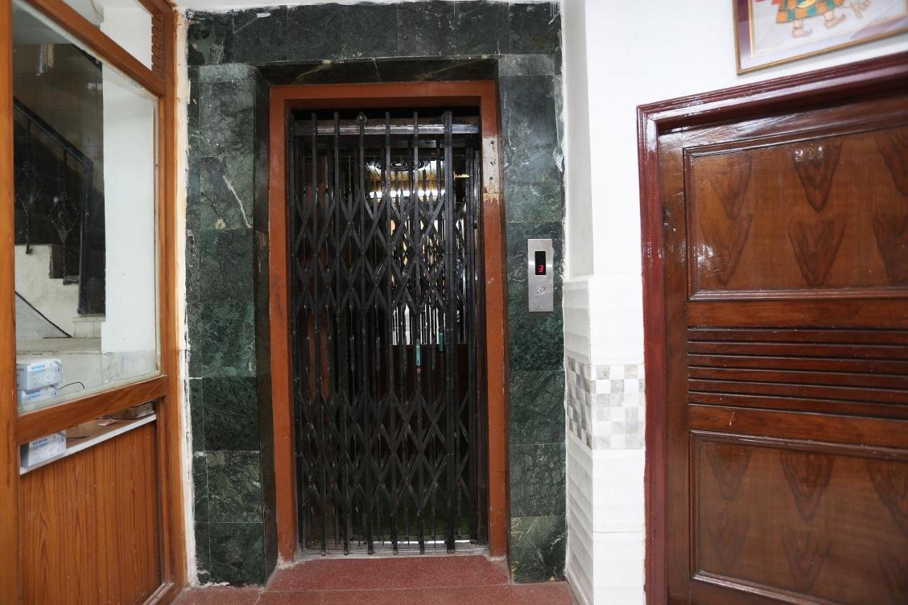 Oyo 4956 Hotel Maharaja Palace Kanpur Luaran gambar