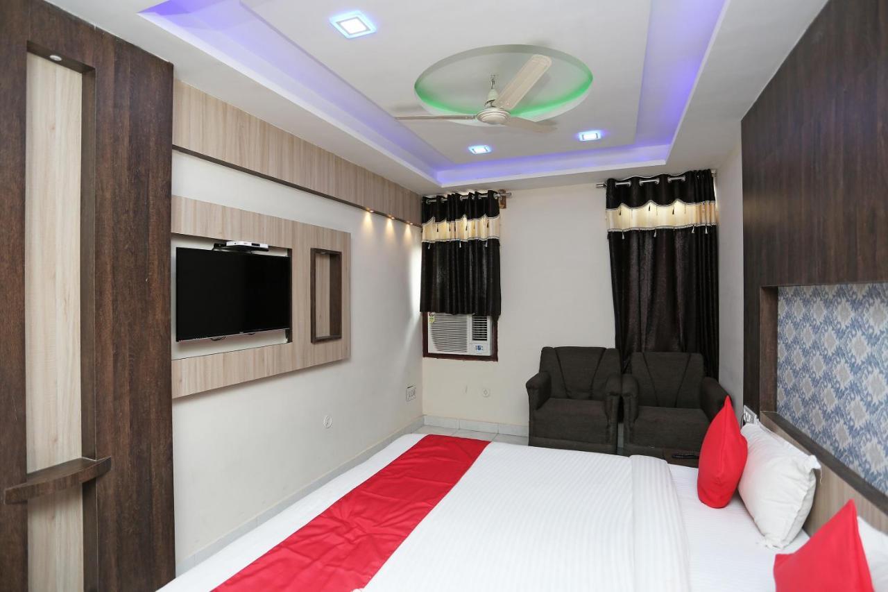 Oyo 4956 Hotel Maharaja Palace Kanpur Luaran gambar