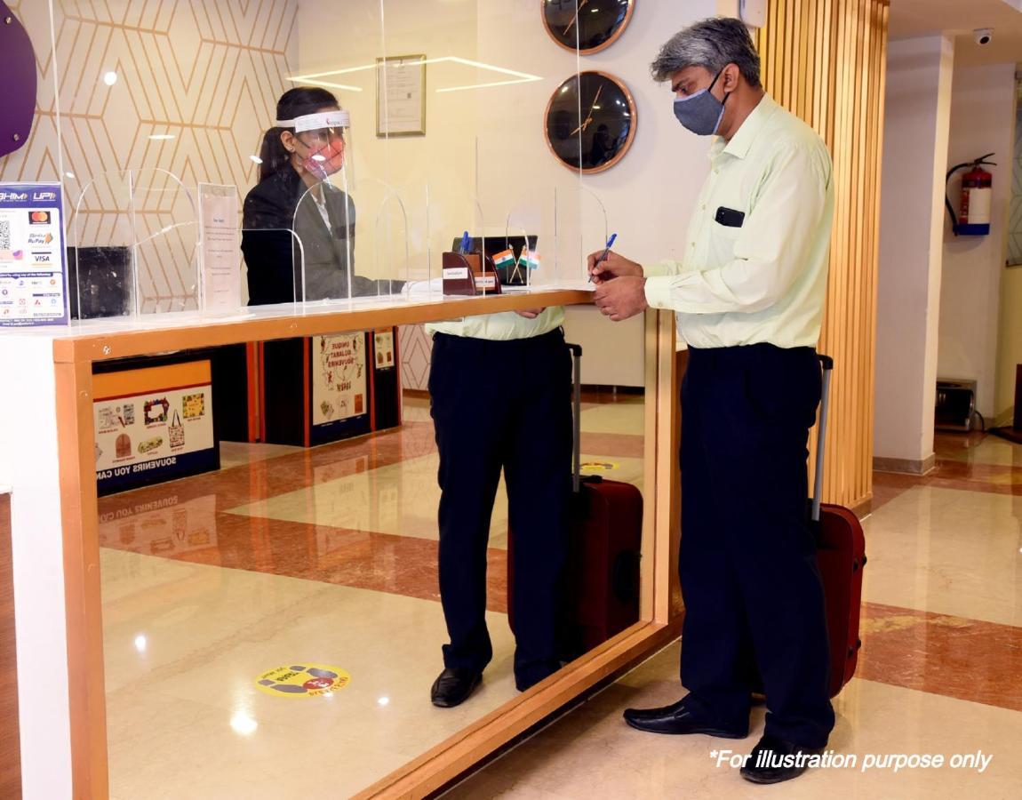 Oyo 4956 Hotel Maharaja Palace Kanpur Luaran gambar