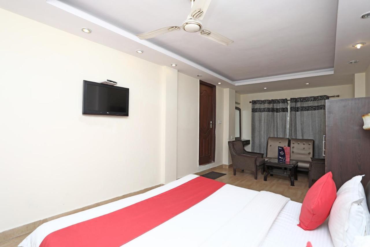 Oyo 4956 Hotel Maharaja Palace Kanpur Luaran gambar