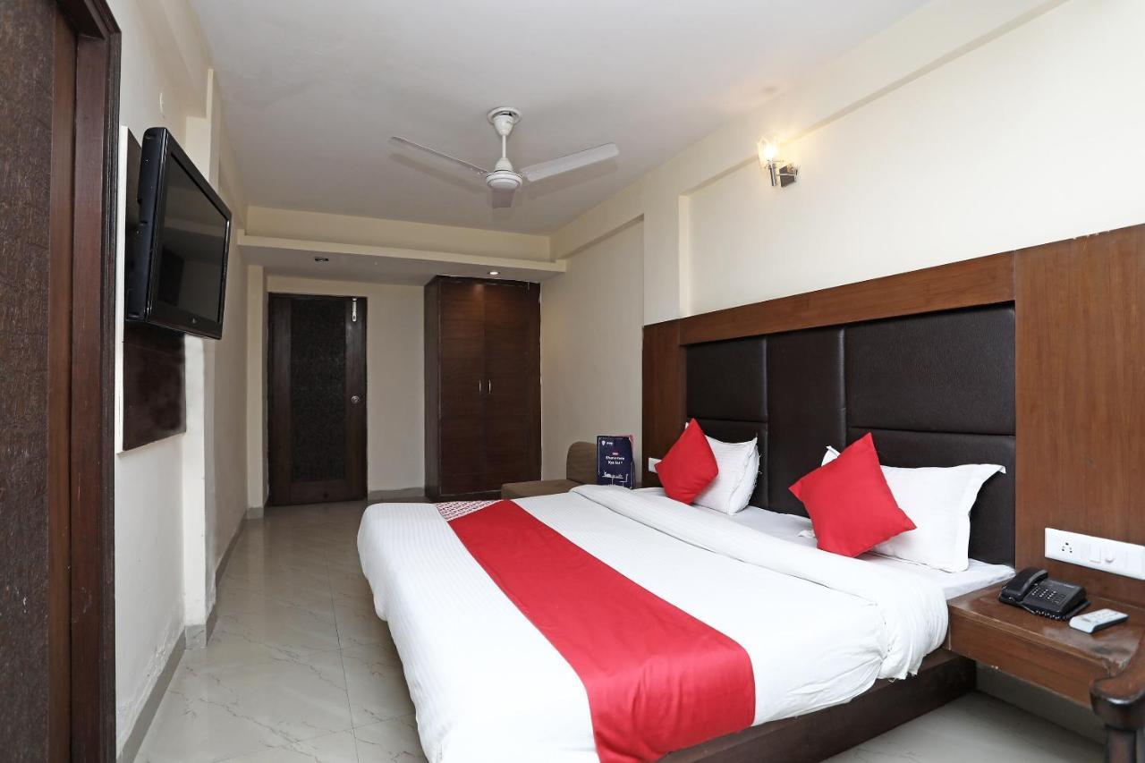 Oyo 4956 Hotel Maharaja Palace Kanpur Luaran gambar