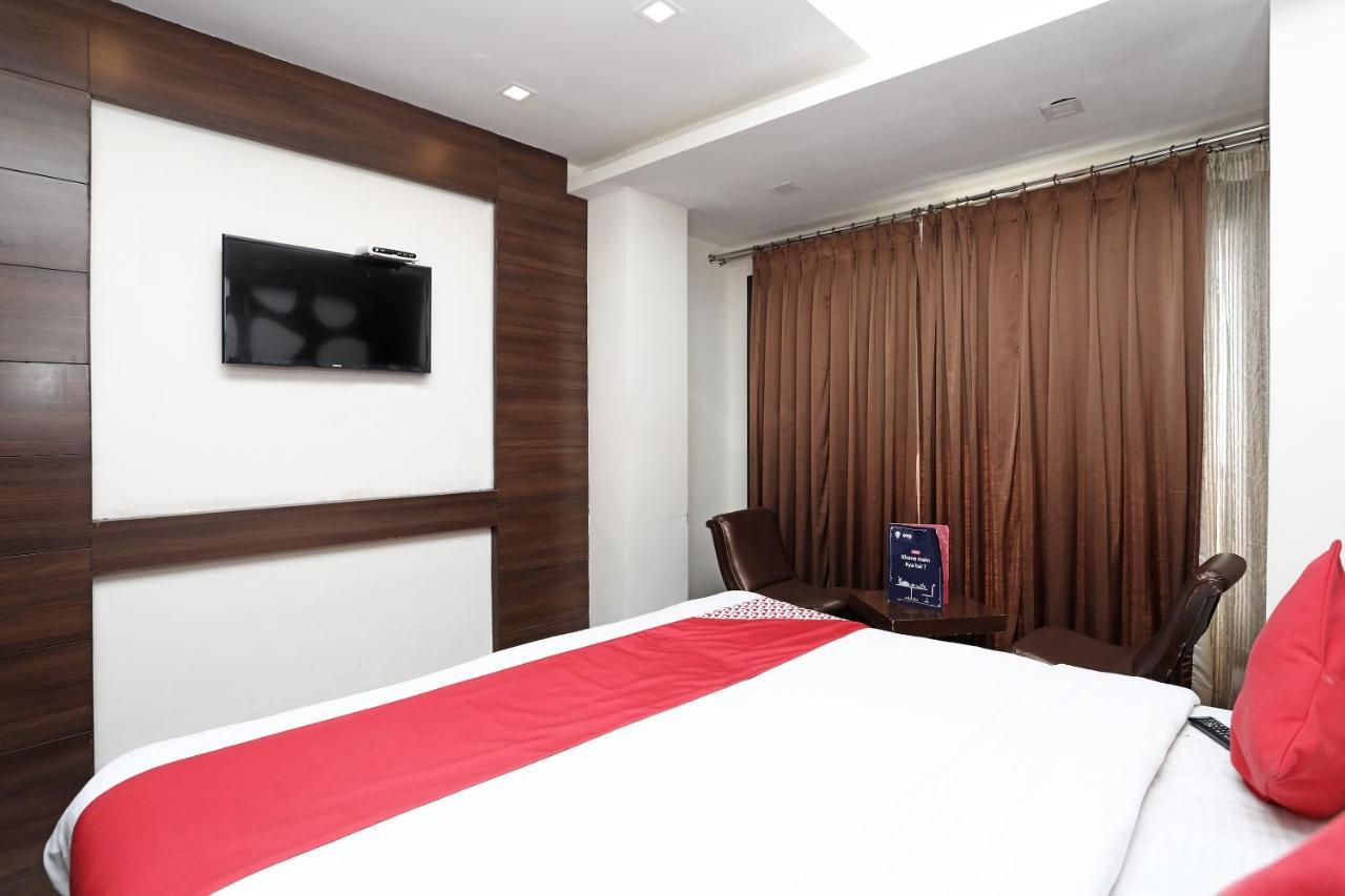 Oyo 4956 Hotel Maharaja Palace Kanpur Luaran gambar