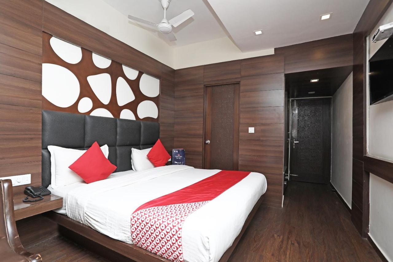 Oyo 4956 Hotel Maharaja Palace Kanpur Luaran gambar