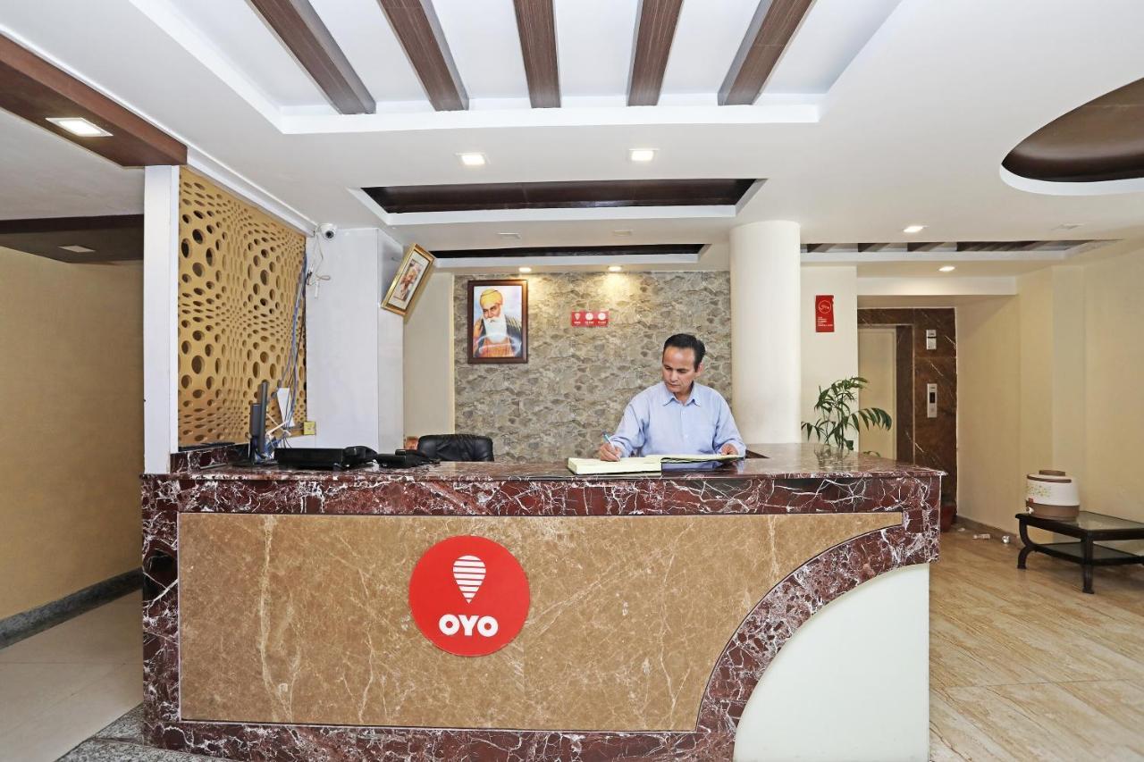Oyo 4956 Hotel Maharaja Palace Kanpur Luaran gambar