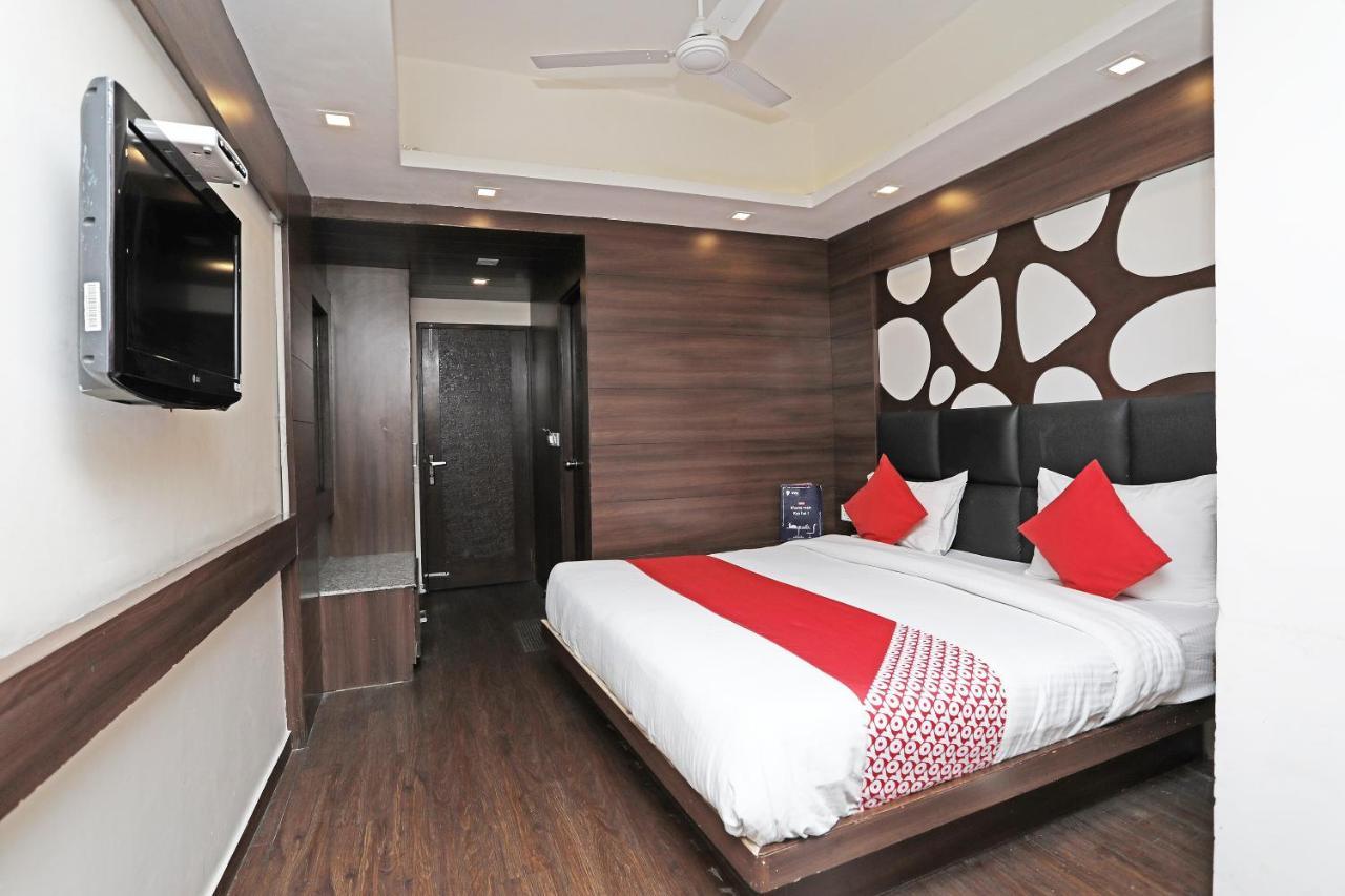 Oyo 4956 Hotel Maharaja Palace Kanpur Luaran gambar