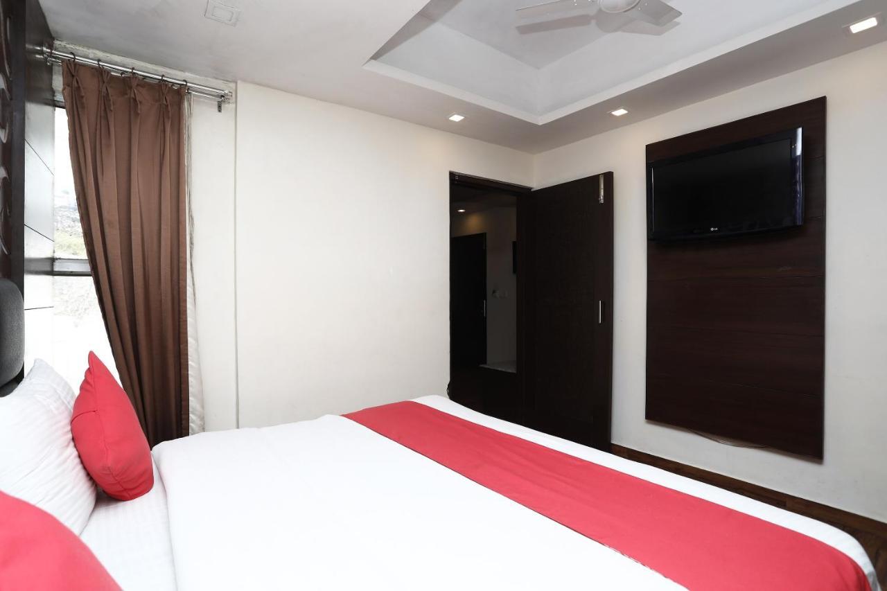 Oyo 4956 Hotel Maharaja Palace Kanpur Luaran gambar