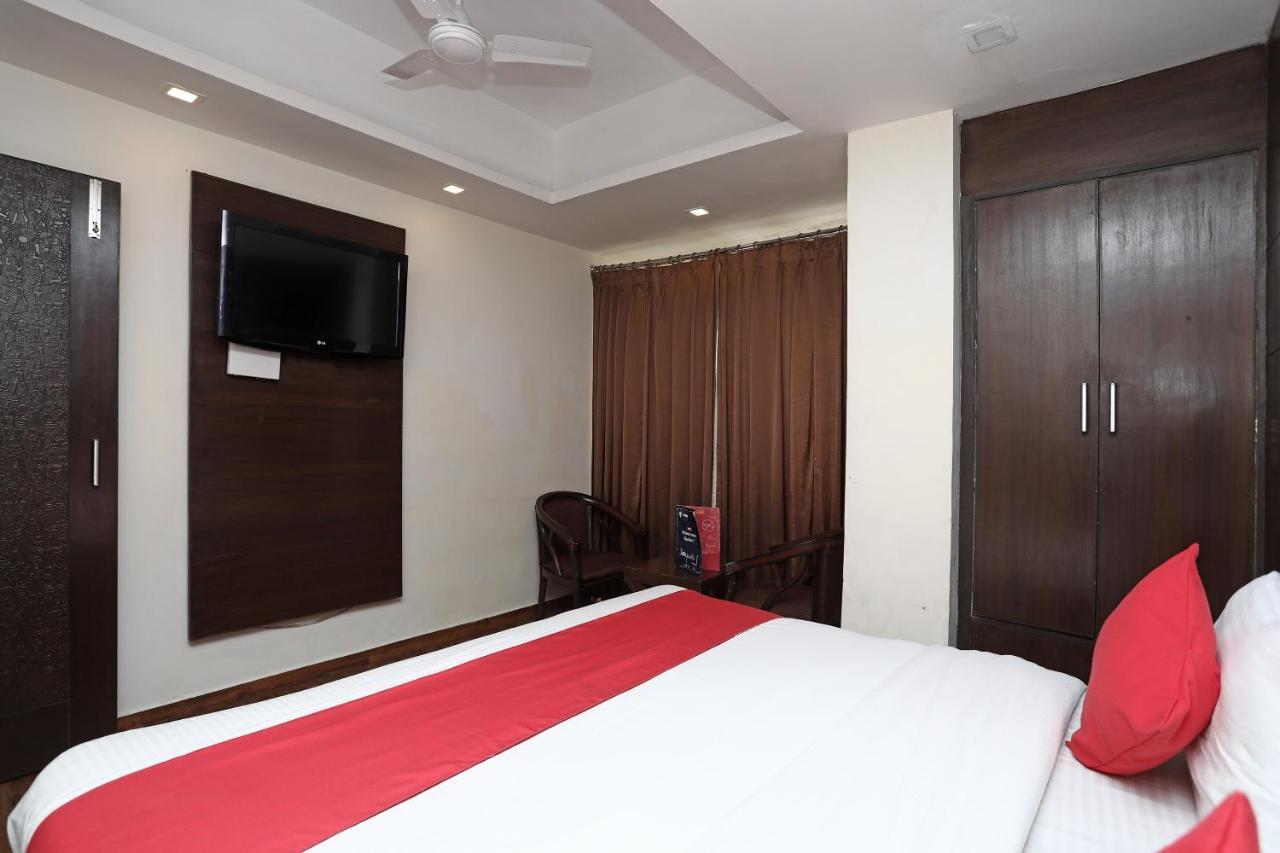 Oyo 4956 Hotel Maharaja Palace Kanpur Luaran gambar