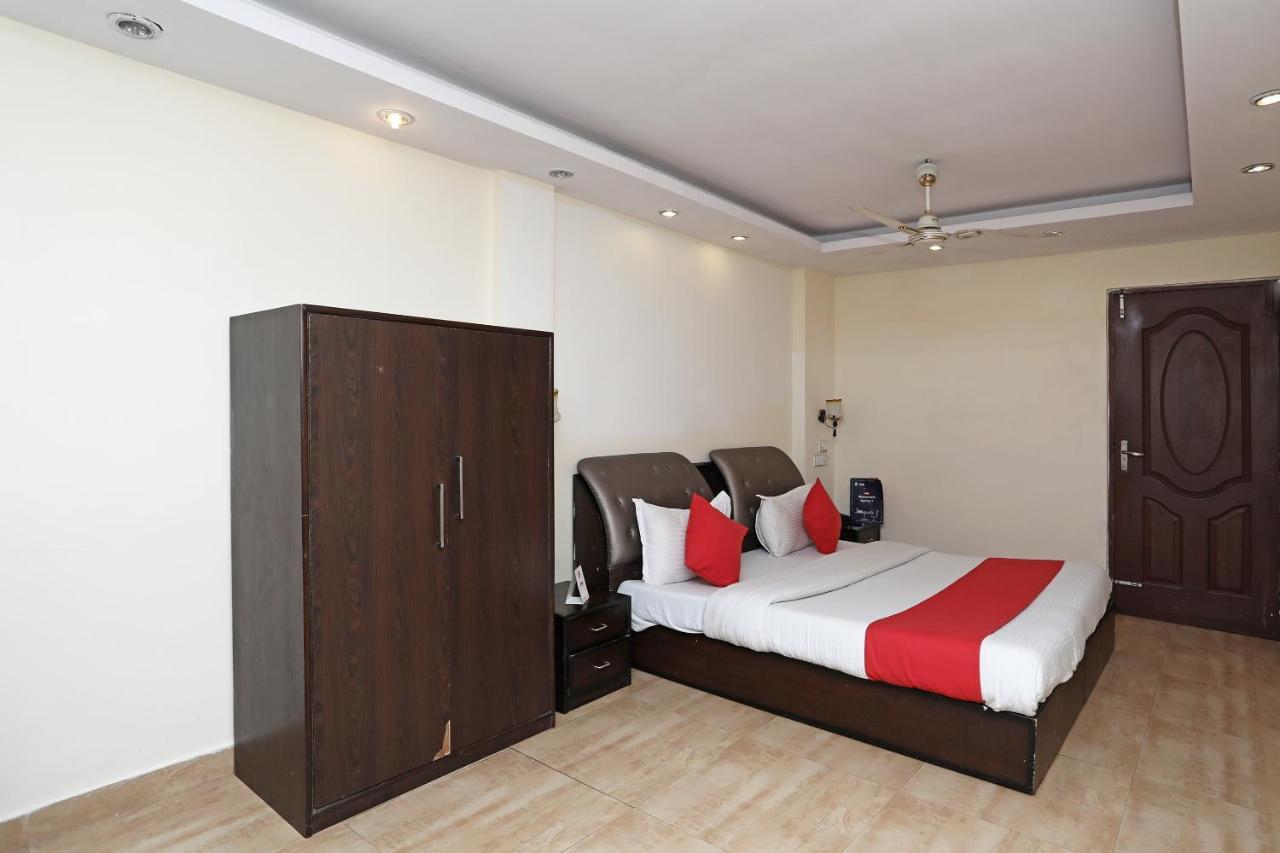 Oyo 4956 Hotel Maharaja Palace Kanpur Luaran gambar