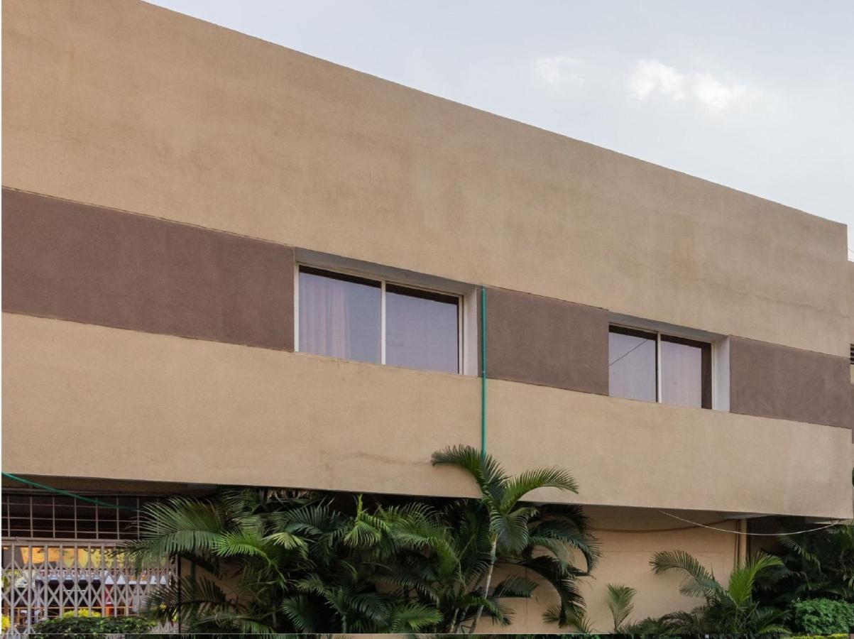 Oyo 4956 Hotel Maharaja Palace Kanpur Luaran gambar