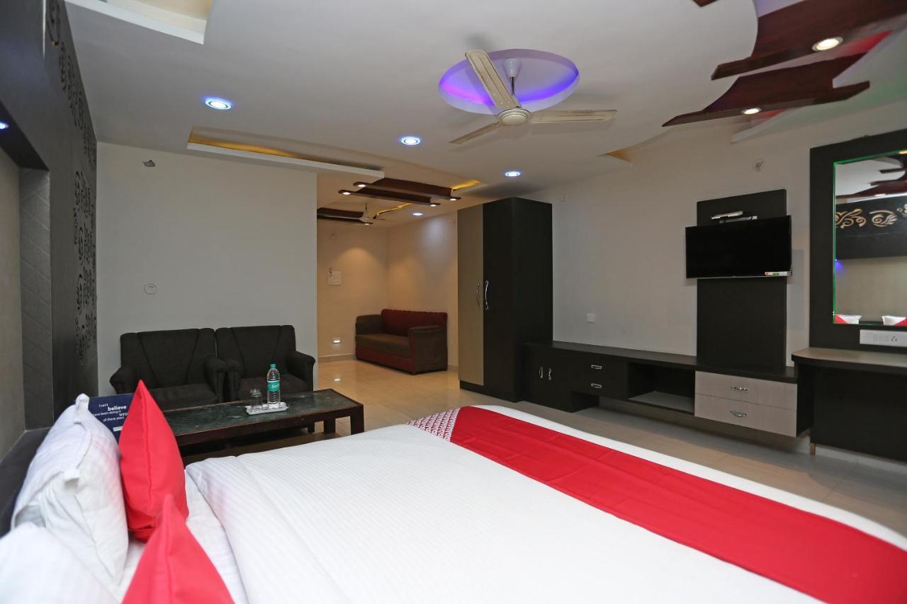 Oyo 4956 Hotel Maharaja Palace Kanpur Luaran gambar