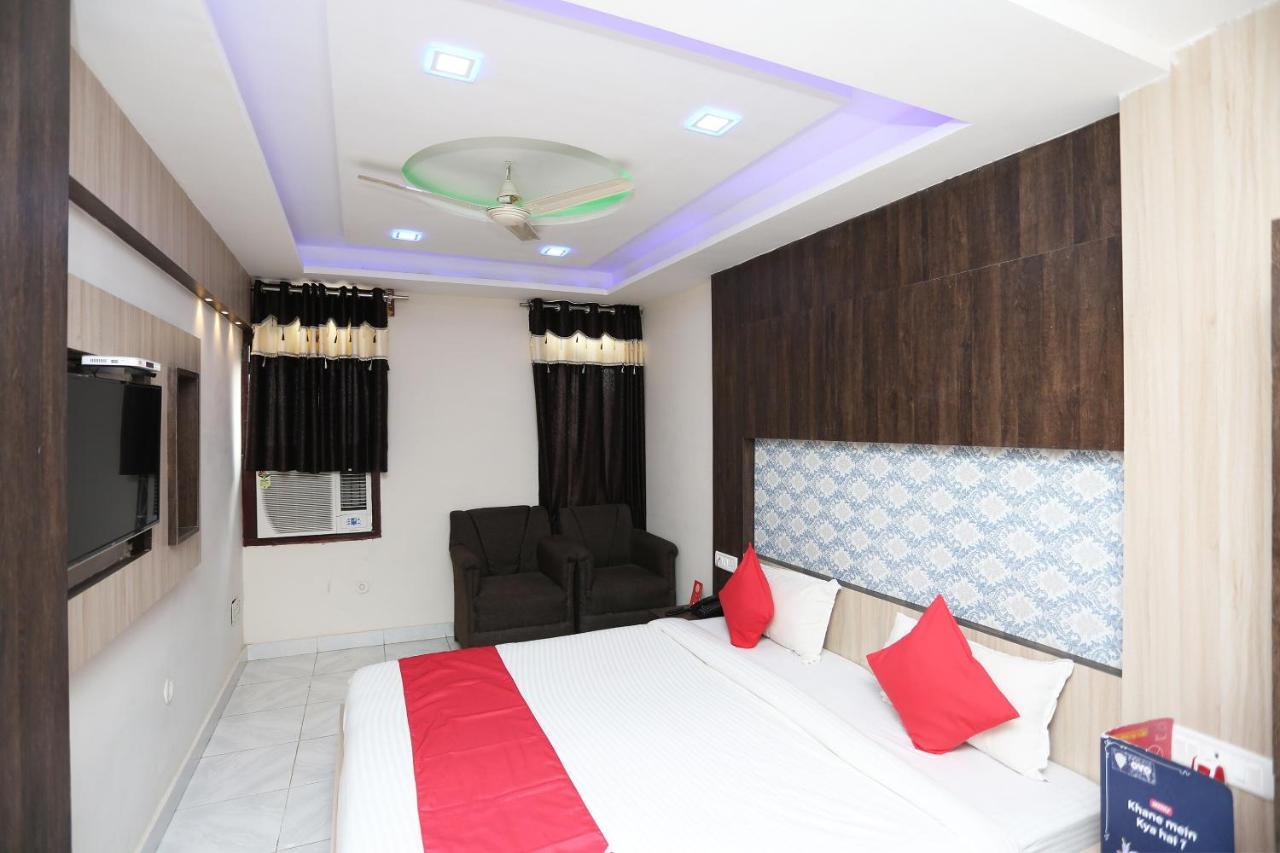 Oyo 4956 Hotel Maharaja Palace Kanpur Luaran gambar