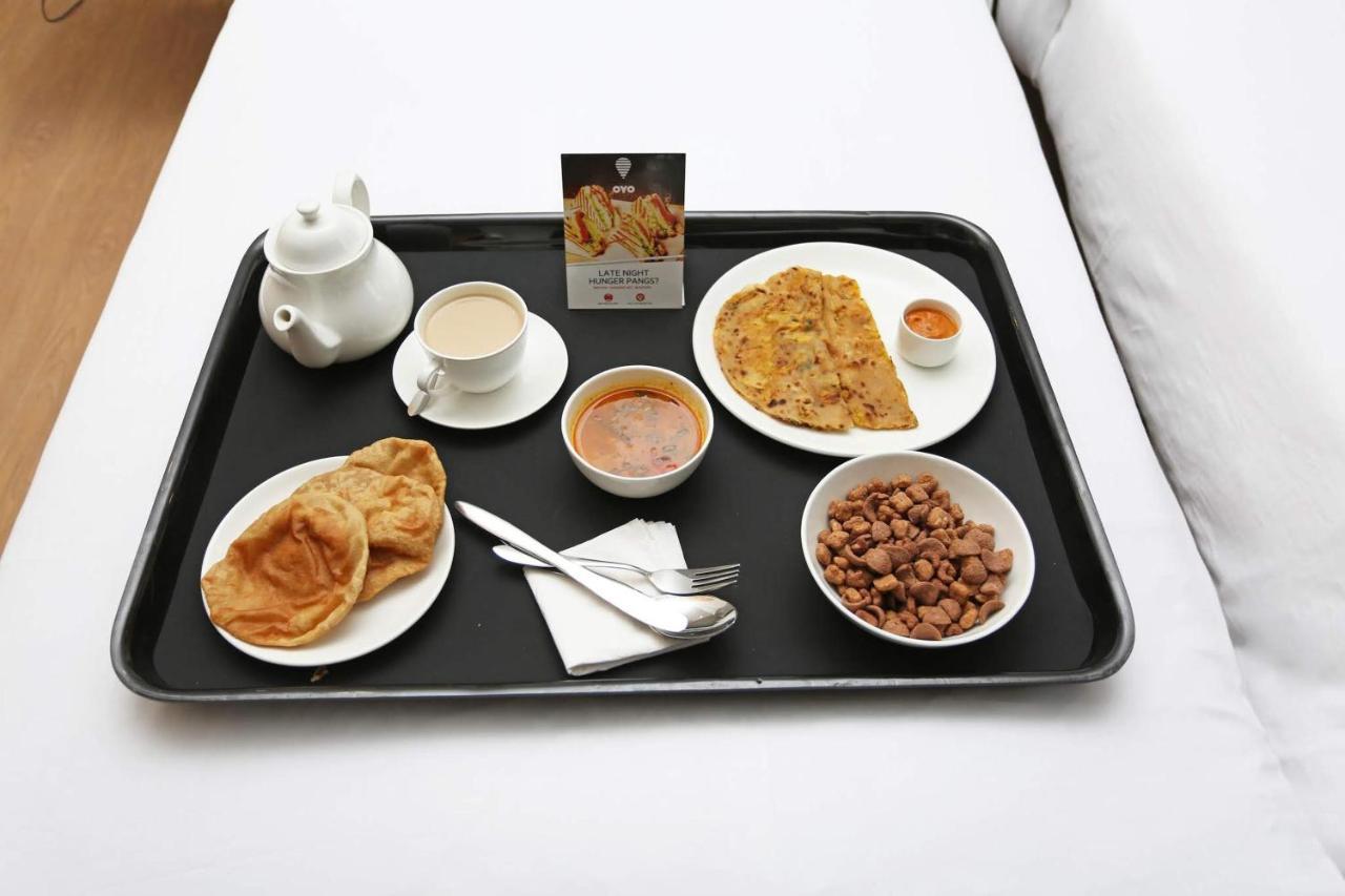 Oyo 4956 Hotel Maharaja Palace Kanpur Luaran gambar
